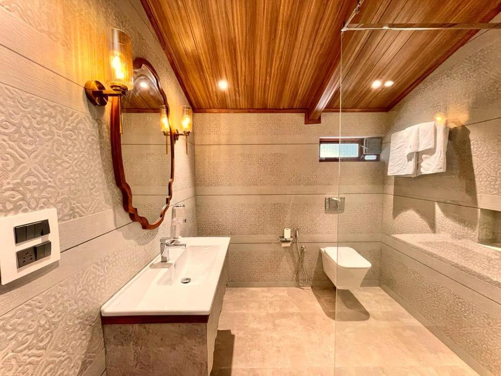 Hotel Mount View Heritage Панчгани Экстерьер фото