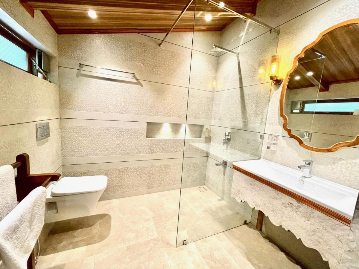 Hotel Mount View Heritage Панчгани Экстерьер фото